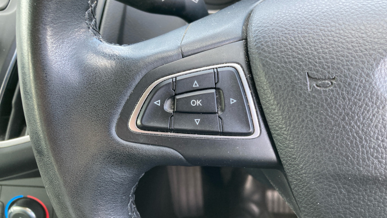 Ford Focus 1.0 EcoBoost 125 Zetec 5dr Petrol Hatchback